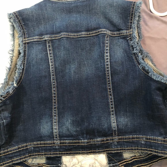 Jean jacket - Picture 2 of 3